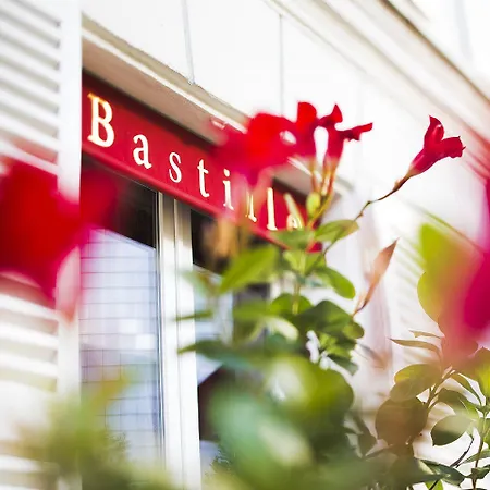 Отель Pavillon Bastille Париж