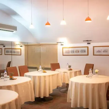 Pavillon Bastille Отель 3*
