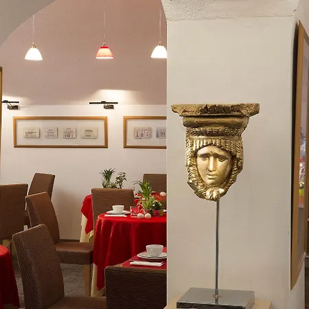 بافيلون باستيل باريس