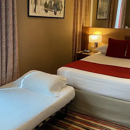 Pavillon Bastille Otel 3*