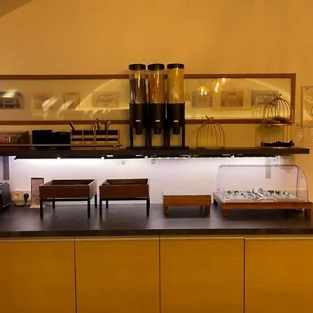 Pavillon Bastille Hotel 3*