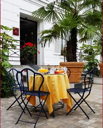 Hotel Pavillon Bastille 3*